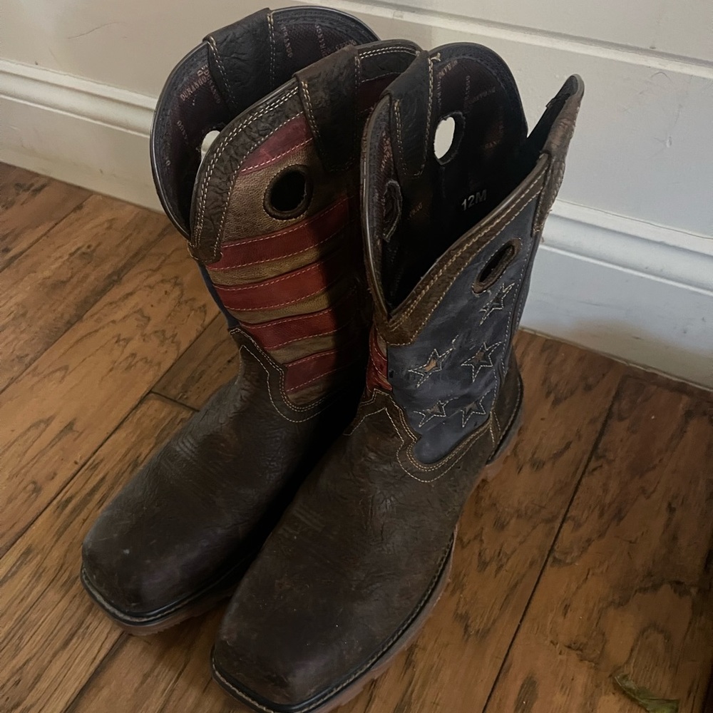 Men’s work boots size 12
